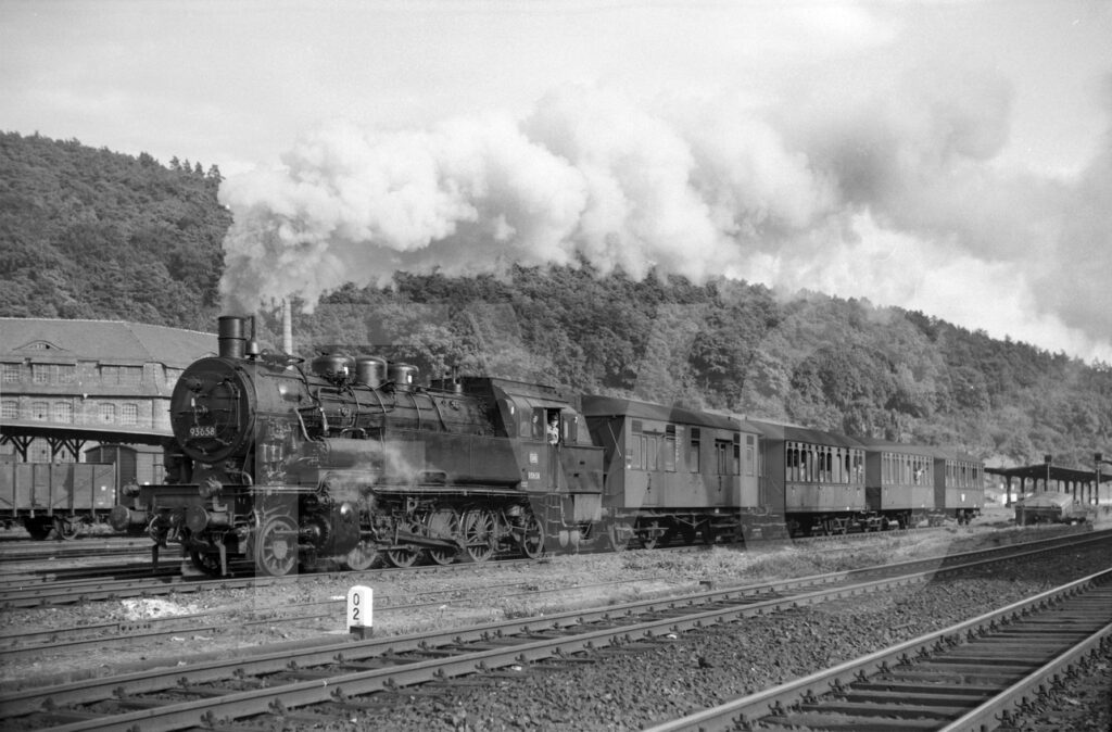 Dampflokomotive mit Wagons